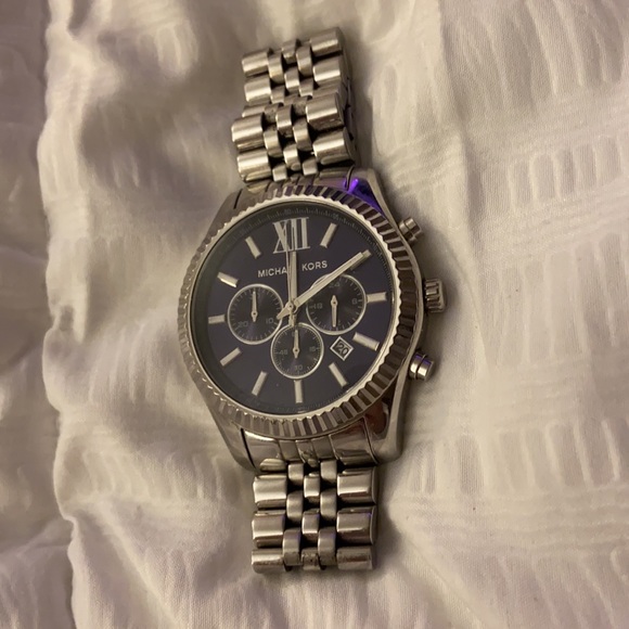 Michael Kors Watch - Picture 2 of 5